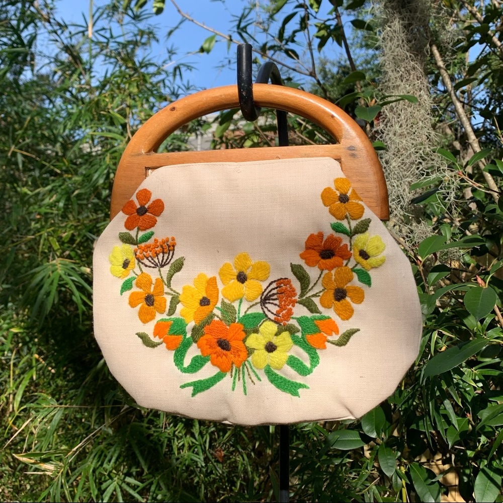 Vintage Hand Embroidered canvas clutch purse 70’s
